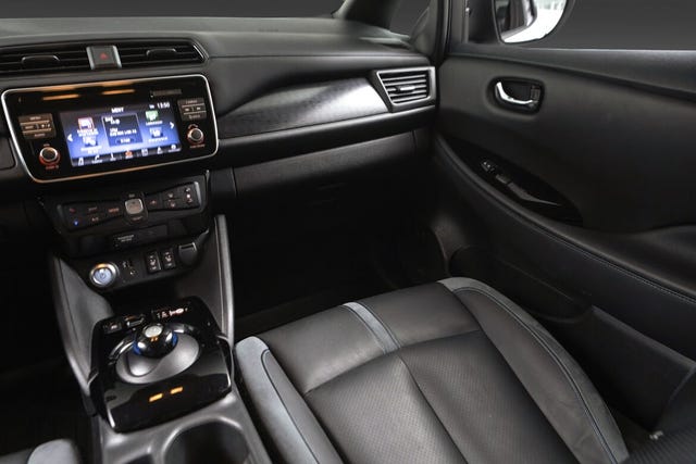 2018 NISSAN LEAF - 29