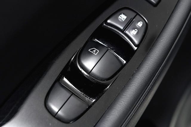 2018 NISSAN LEAF - 24