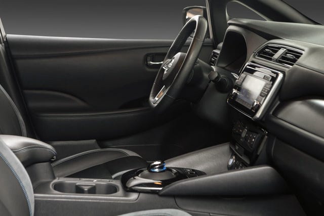 2018 NISSAN LEAF - 30