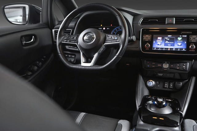 2018 NISSAN LEAF - 28