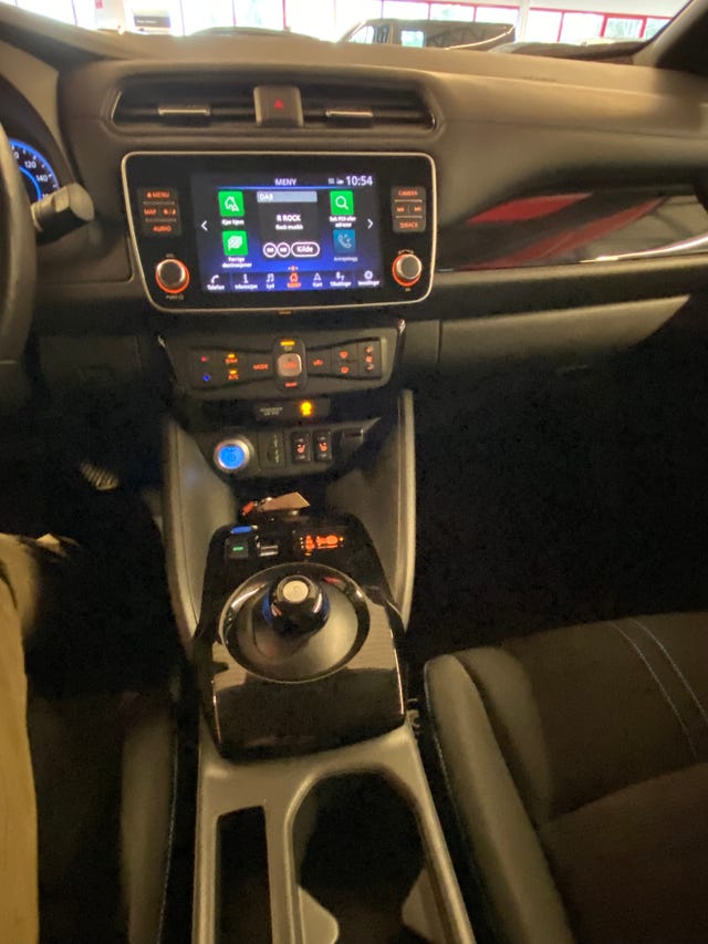 2021 NISSAN LEAF - 21