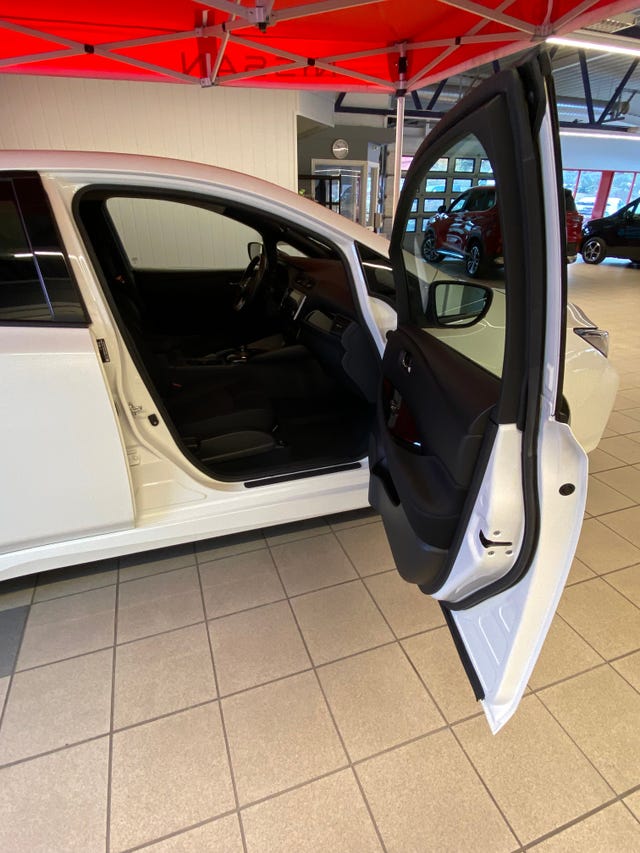 2021 NISSAN LEAF - 9