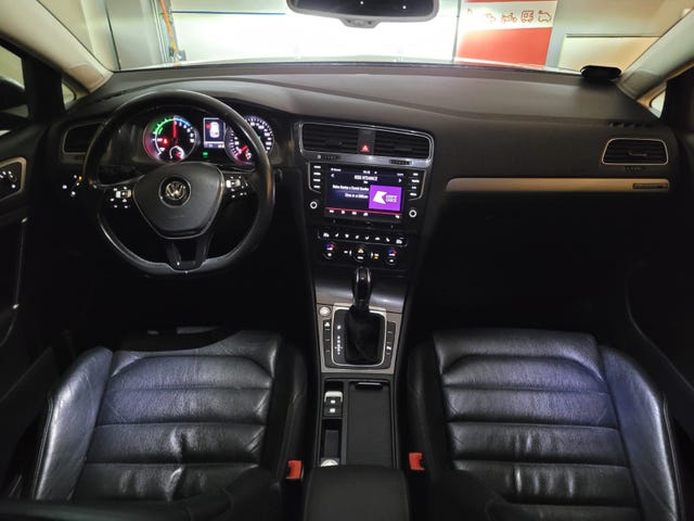 2015 VOLKSWAGEN GOLF - 30