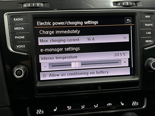 2015 VOLKSWAGEN GOLF - 30