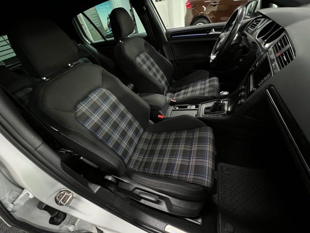 2015 VOLKSWAGEN GOLF - 13