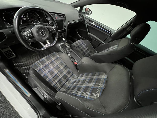 2015 VOLKSWAGEN GOLF - 16