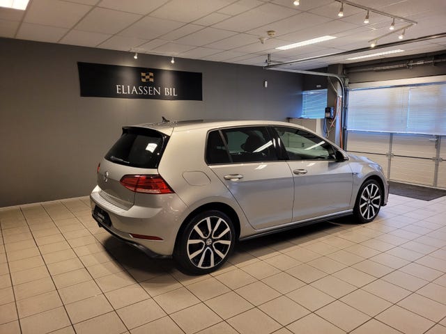 WVWZZZAUZHW851599 2018 VOLKSWAGEN GOLF-4
