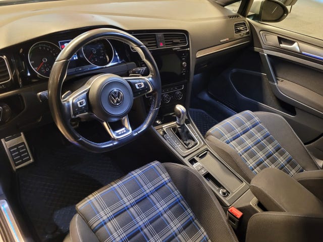 2018 VOLKSWAGEN GOLF - 23