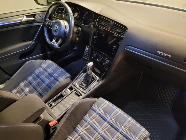 2018 VOLKSWAGEN GOLF - 16