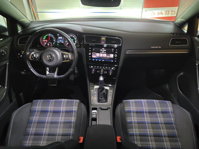 2018 VOLKSWAGEN GOLF - 31