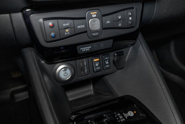 2021 NISSAN LEAF - 12