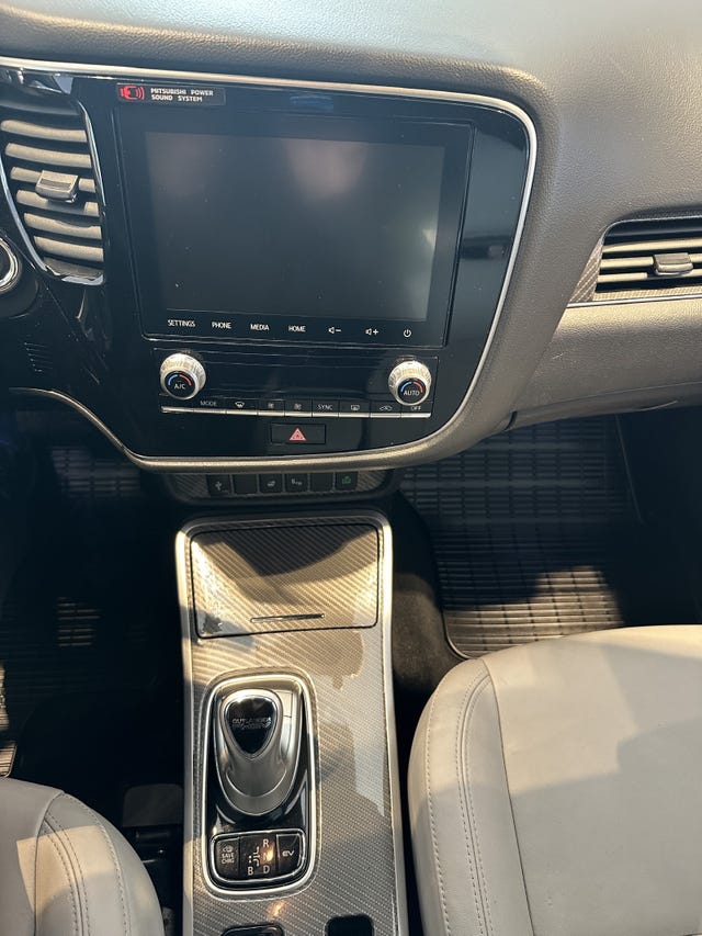 2020 MITSUBISHI OUTLANDER - 11