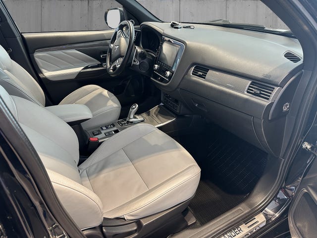 2020 MITSUBISHI OUTLANDER - 9
