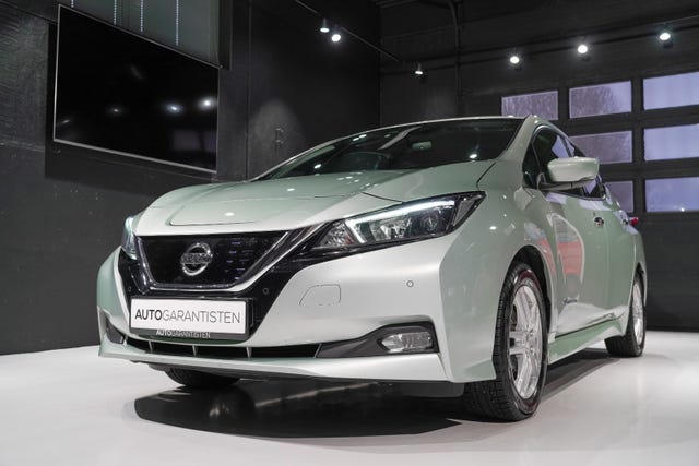2020 NISSAN LEAF - 16