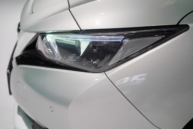 2020 NISSAN LEAF - 17