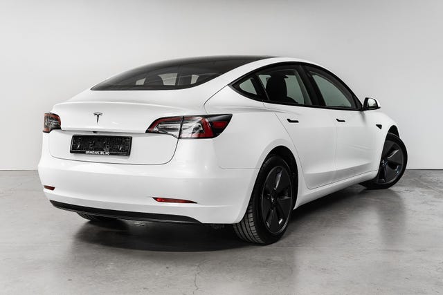 LRW3E7EB2NC605688 2022 TESLA MODEL 3-2