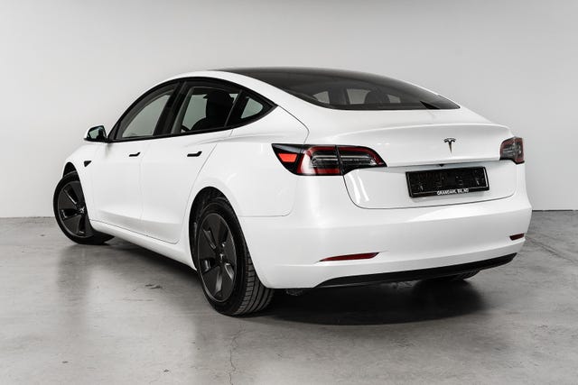 LRW3E7EB2NC605688 2022 TESLA MODEL 3-1