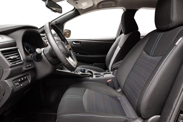 2022 NISSAN LEAF - 9