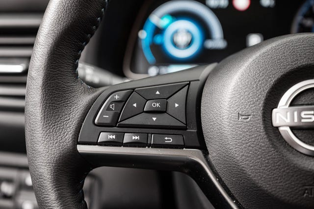2022 NISSAN LEAF - 12