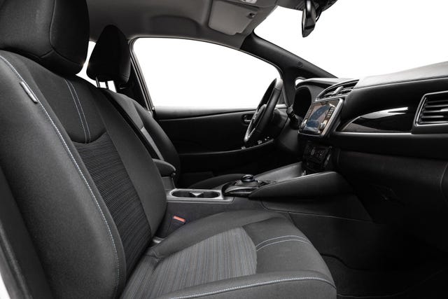 2022 NISSAN LEAF - 23