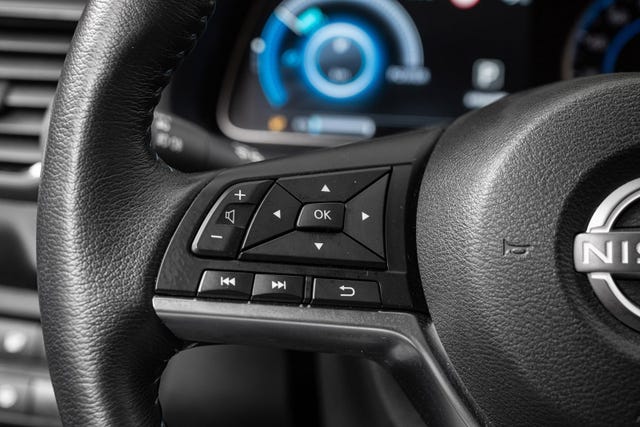 2022 NISSAN LEAF - 12