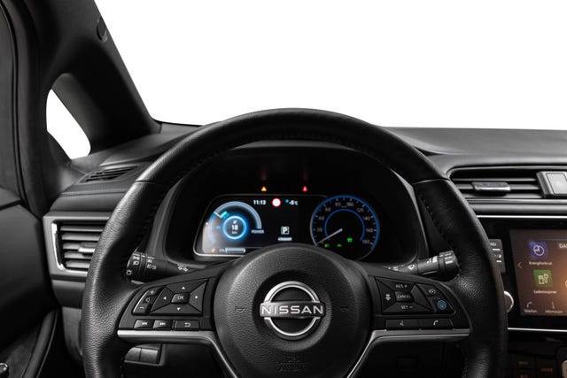 2022 NISSAN LEAF - 11