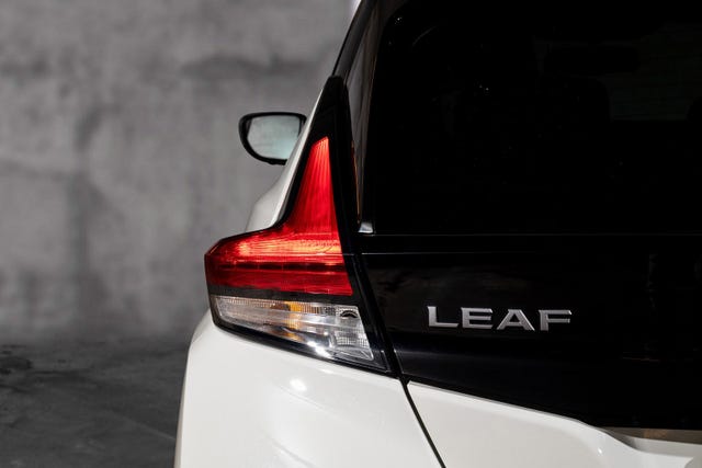 2022 NISSAN LEAF - 8