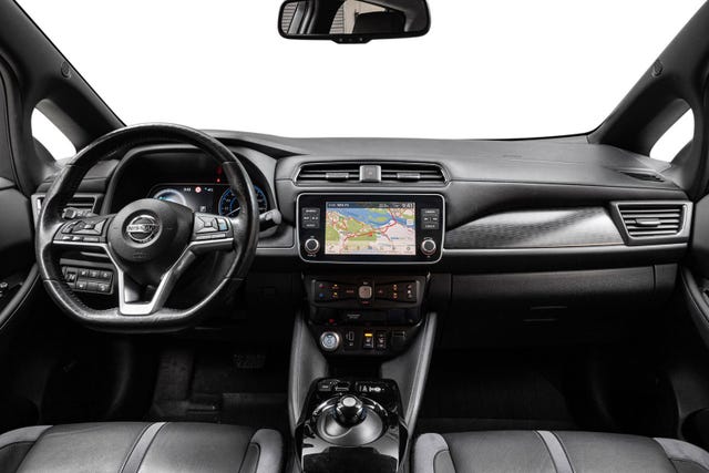 2021 NISSAN LEAF - 10