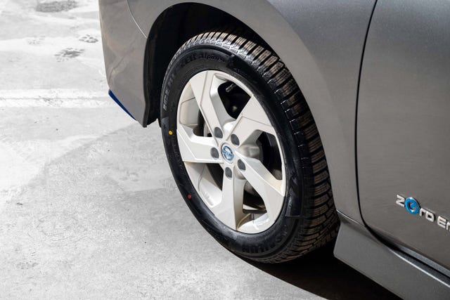 2021 NISSAN LEAF - 27