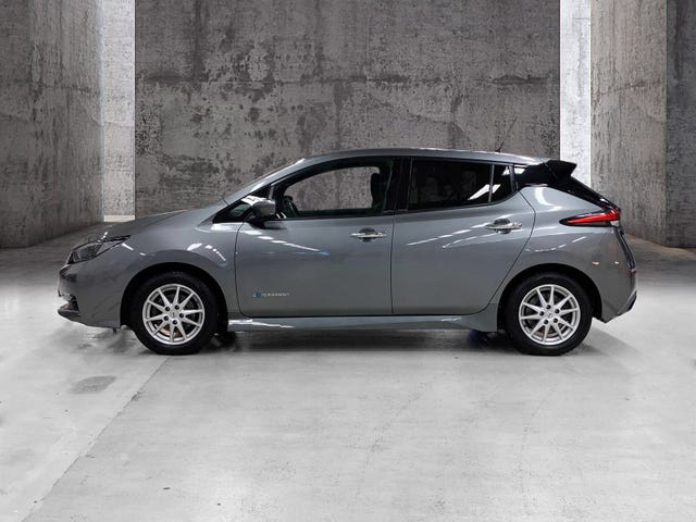 SJNFAAZE1U0007403 2018 NISSAN LEAF-2