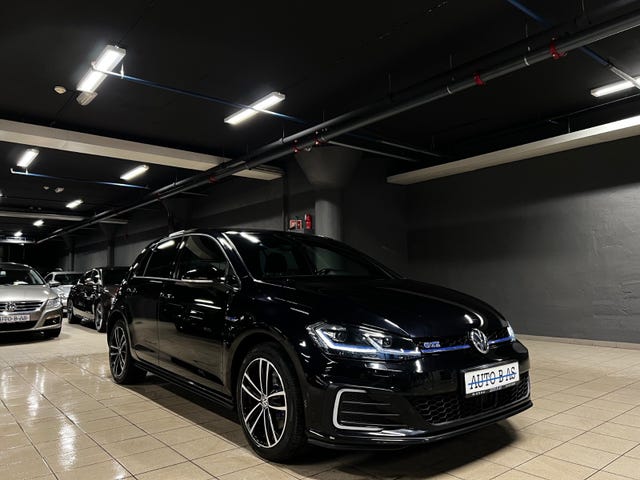 2018 VOLKSWAGEN GOLF - 8