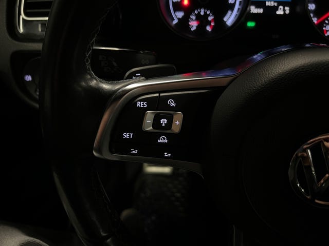 2018 VOLKSWAGEN GOLF - 32
