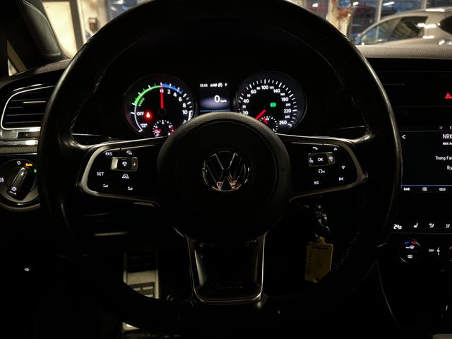 2018 VOLKSWAGEN GOLF - 20