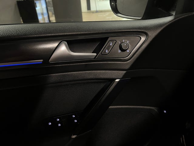 2018 VOLKSWAGEN GOLF - 34