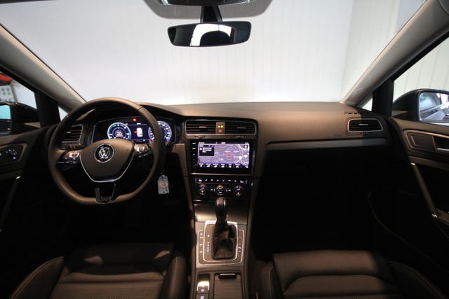 2019 VOLKSWAGEN GOLF - 14