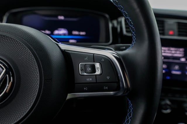 2019 VOLKSWAGEN GOLF - 25