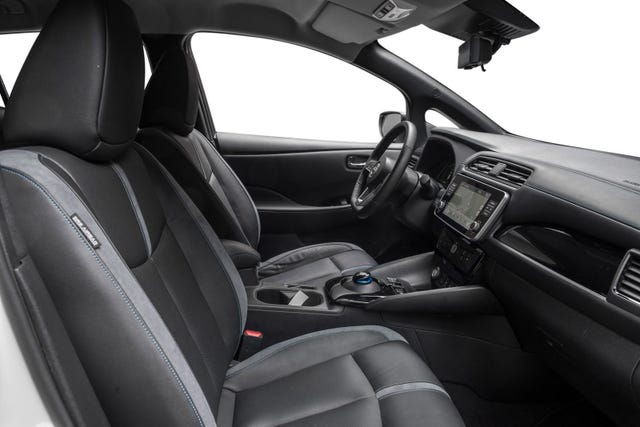 2022 NISSAN LEAF - 23