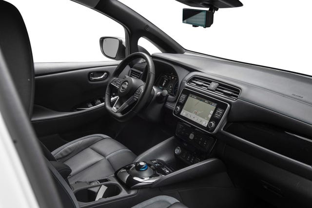 2022 NISSAN LEAF - 24