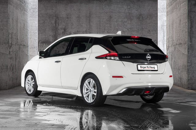 2022 NISSAN LEAF - 8