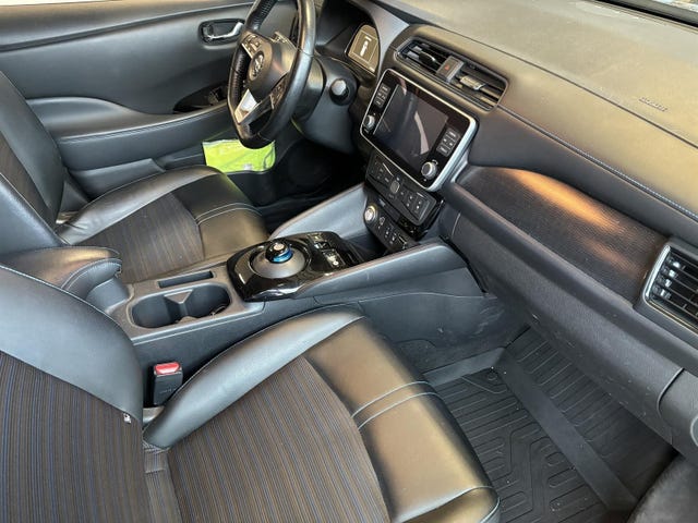 2020 NISSAN LEAF - 10