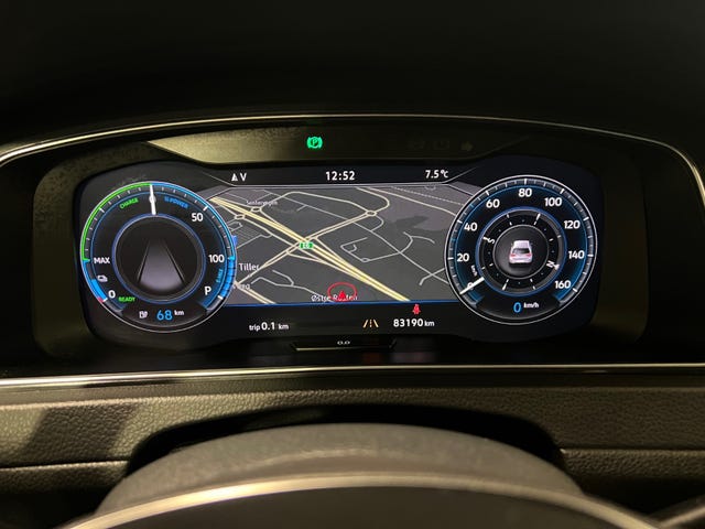 2019 VOLKSWAGEN GOLF - 19