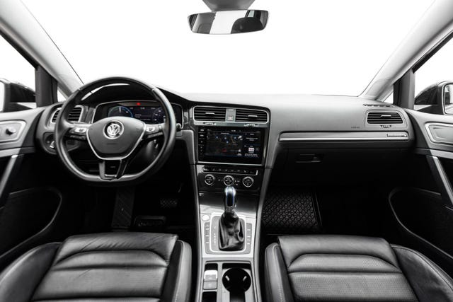 2018 VOLKSWAGEN GOLF - 10