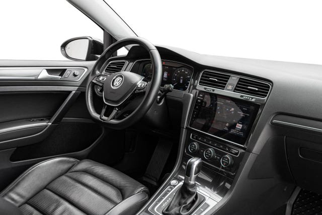 2018 VOLKSWAGEN GOLF - 11