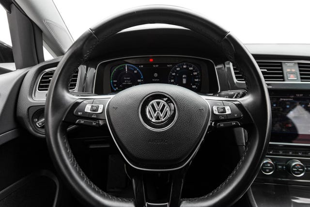 2018 VOLKSWAGEN GOLF - 18