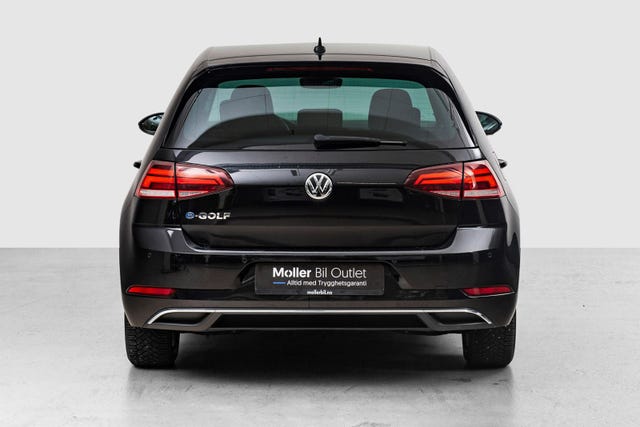WVWZZZAUZJW911866 2018 VOLKSWAGEN GOLF-3