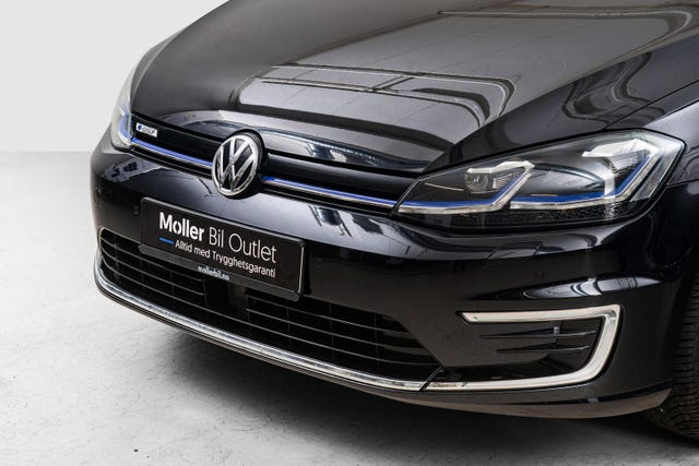 WVWZZZAUZJW911866 2018 VOLKSWAGEN GOLF-4