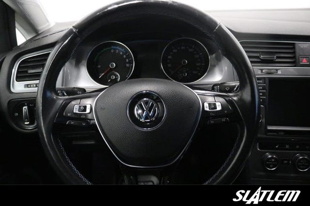 2015 VOLKSWAGEN GOLF - 30