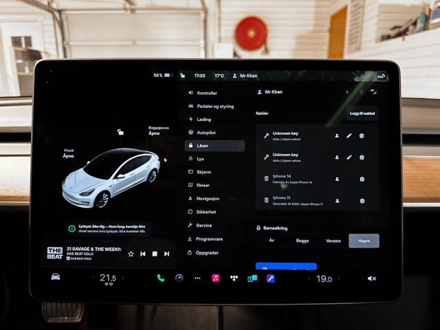 2022 TESLA MODEL 3 - 33