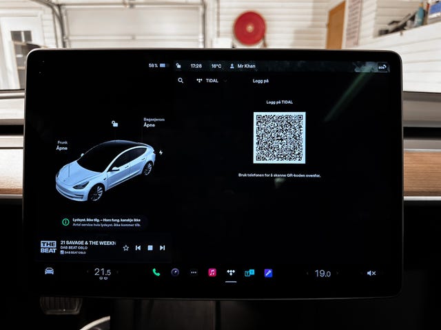 2022 TESLA MODEL 3 - 26