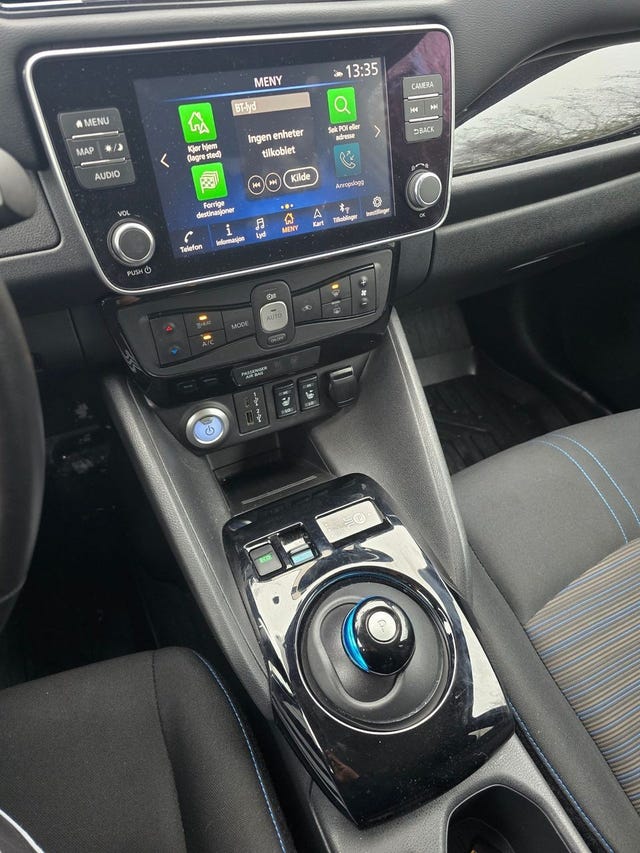 2022 NISSAN LEAF - 11